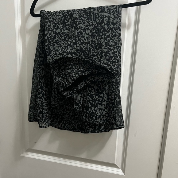 Jaclyn Smith Black and Gray skirt - Picture 4 of 4